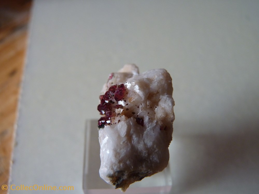 Roselite, Maroc, Bou Azzer 2 mineraux meteorites roselite maroc bou azzer