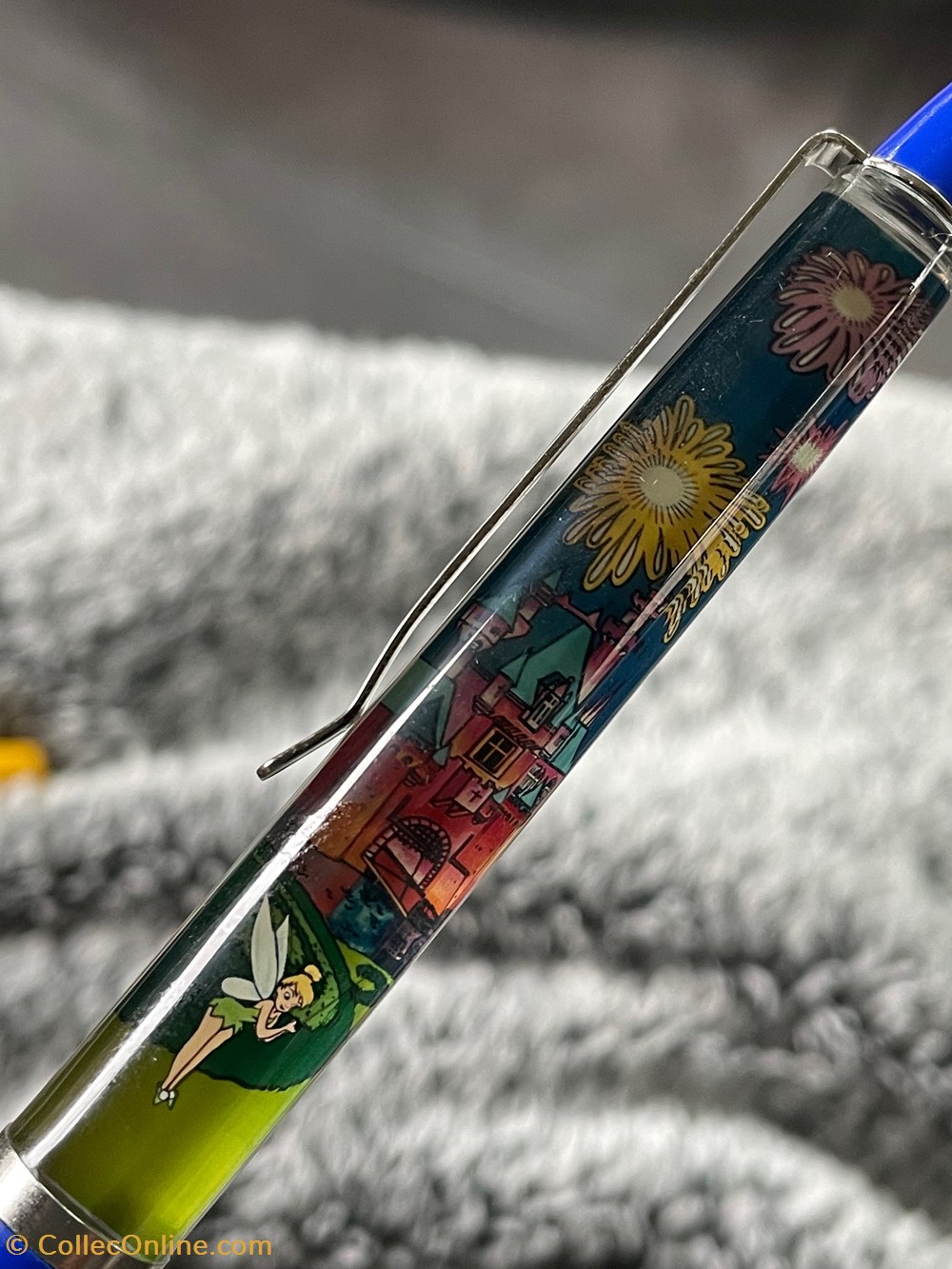 divers objets souvenirs peter pan