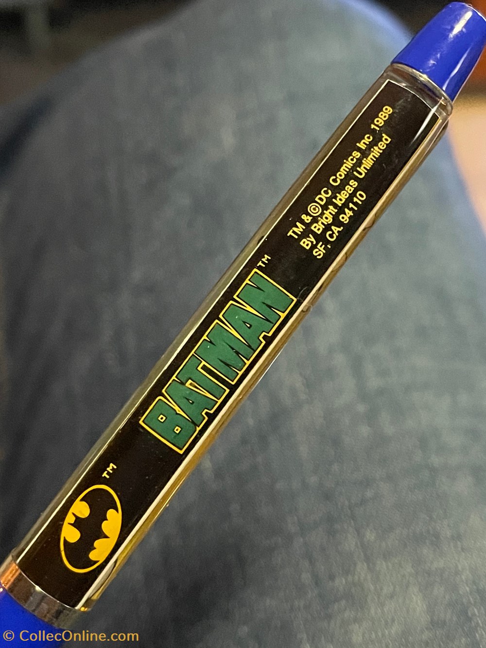 divers objets souvenirs batman