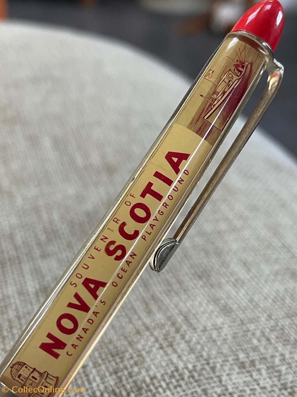 divers objets souvenirs nova scotia