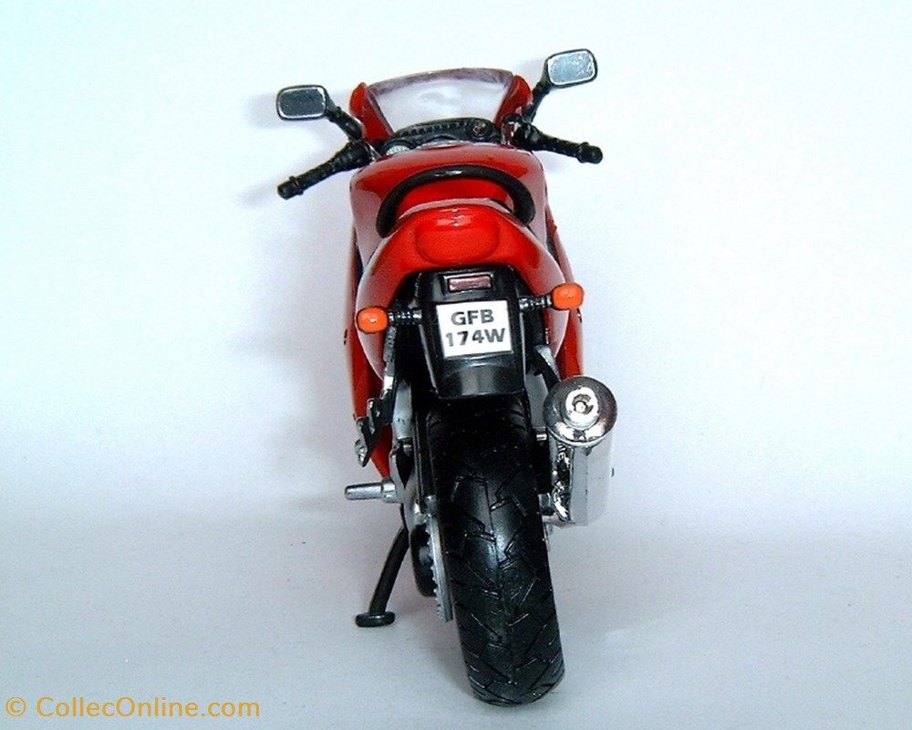 2000 - Sprint ST 955i 4 modele reduit moto triumph 2000 sprint st 955i