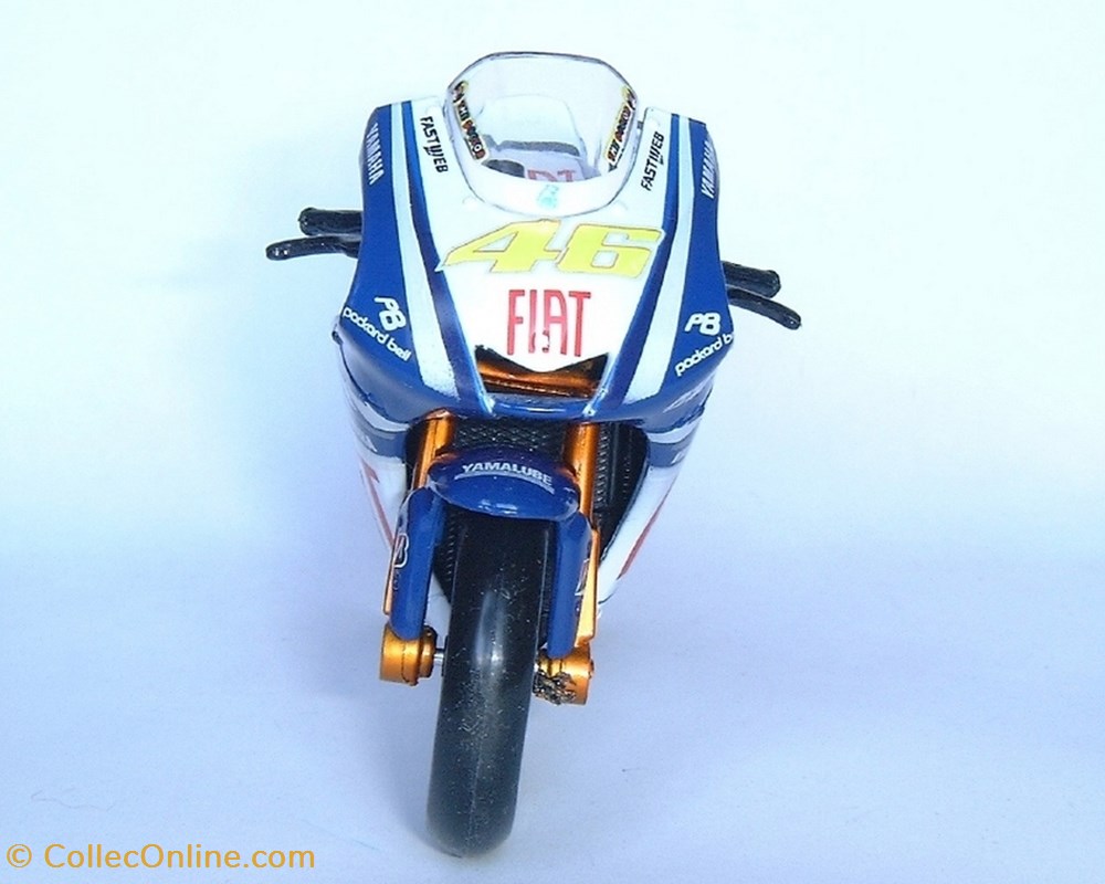 2009 - YZR-M1 - Valentino Rossi 3 modeles reduits motos yamaha 2009 yzr m1 valentino rossi