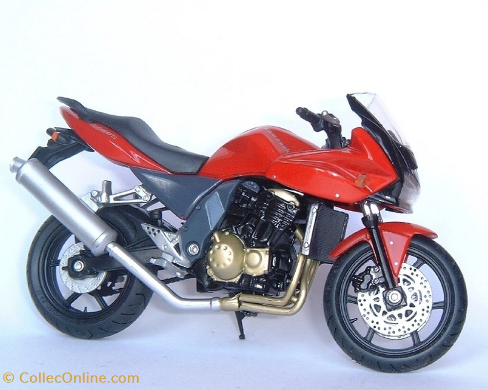 2005 - Z 750 S modele reduit moto kawasaki 2005 z 750 s