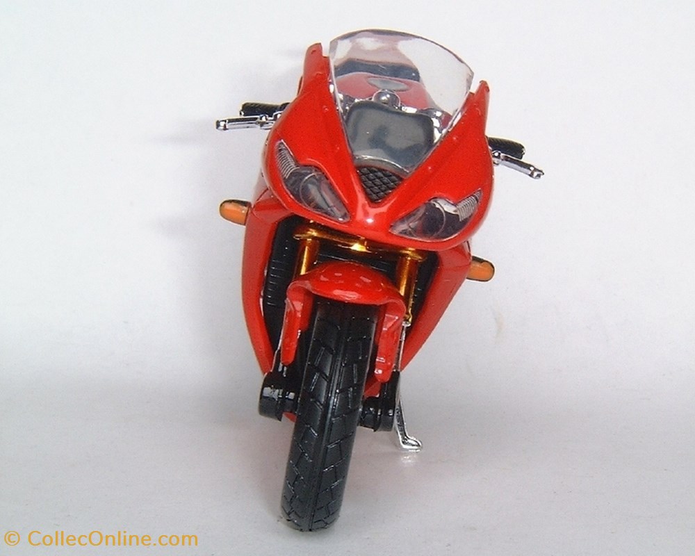 2007 - Daytona 675 3 modele reduit moto triumph 2007 daytona 675