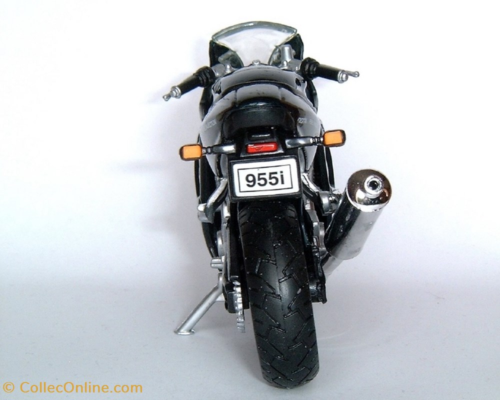 2002 - Daytona 955i 4 modele reduit moto triumph 2002 daytona 955i