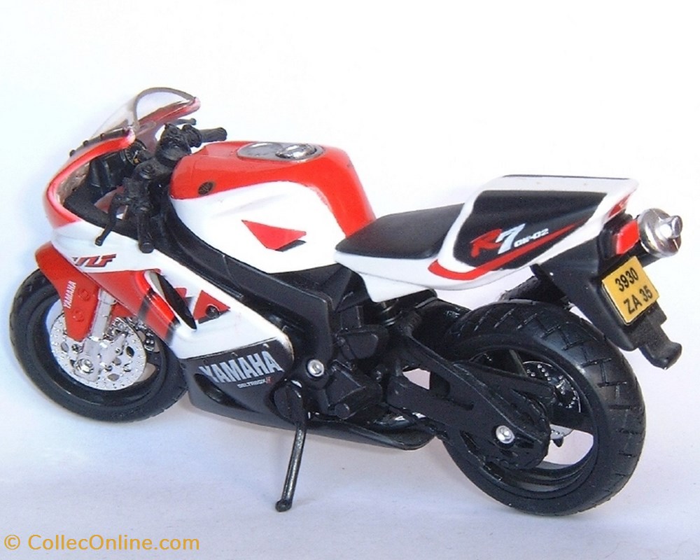 1999 - YZF 750 R7 - OW02 2 modele reduit moto yamaha 1999 yzf 750 r7 ow02