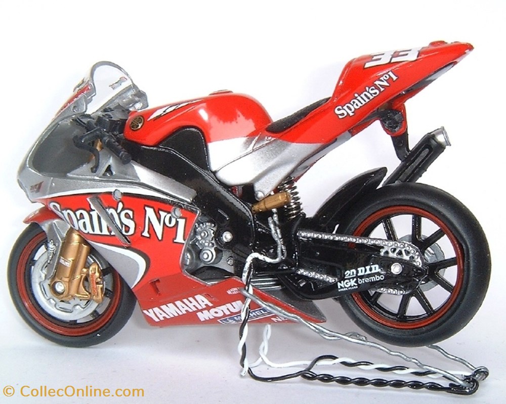 Yamaha YZR-M1 2 modeles reduits motos yamaha yzr m1