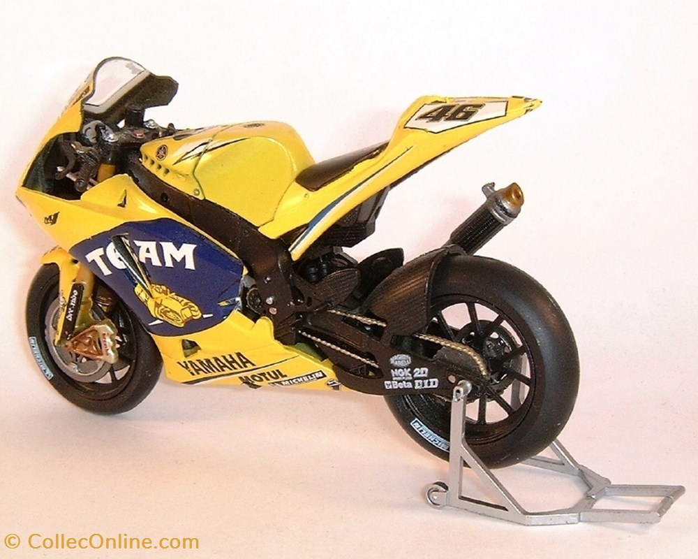 modeles reduits motos yamaha 2006 yzr m1 valentino rossi