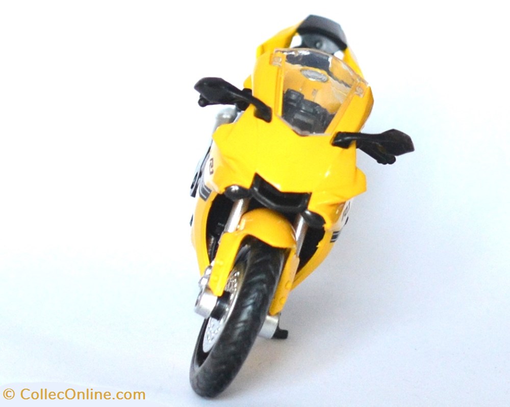 Yamaha YZF 1000 R1 3 modeles reduits motos yamaha yzf 1000 r1