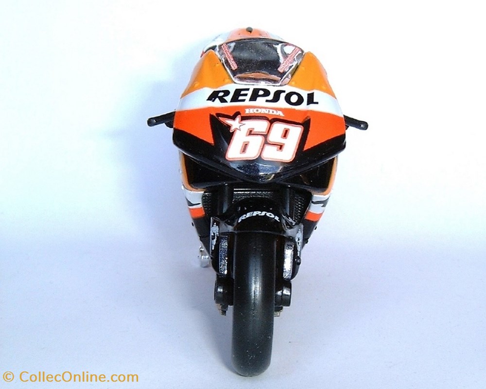 2008 - RC 212 V - Nicky Hayden 3 modeles reduits motos honda 2008 rc 212 v nicky hayden