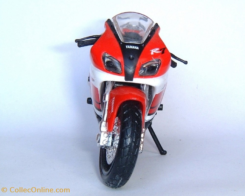 1999 - YZF 750 R7 - OW02 3 modele reduit moto yamaha 1999 yzf 750 r7 ow02