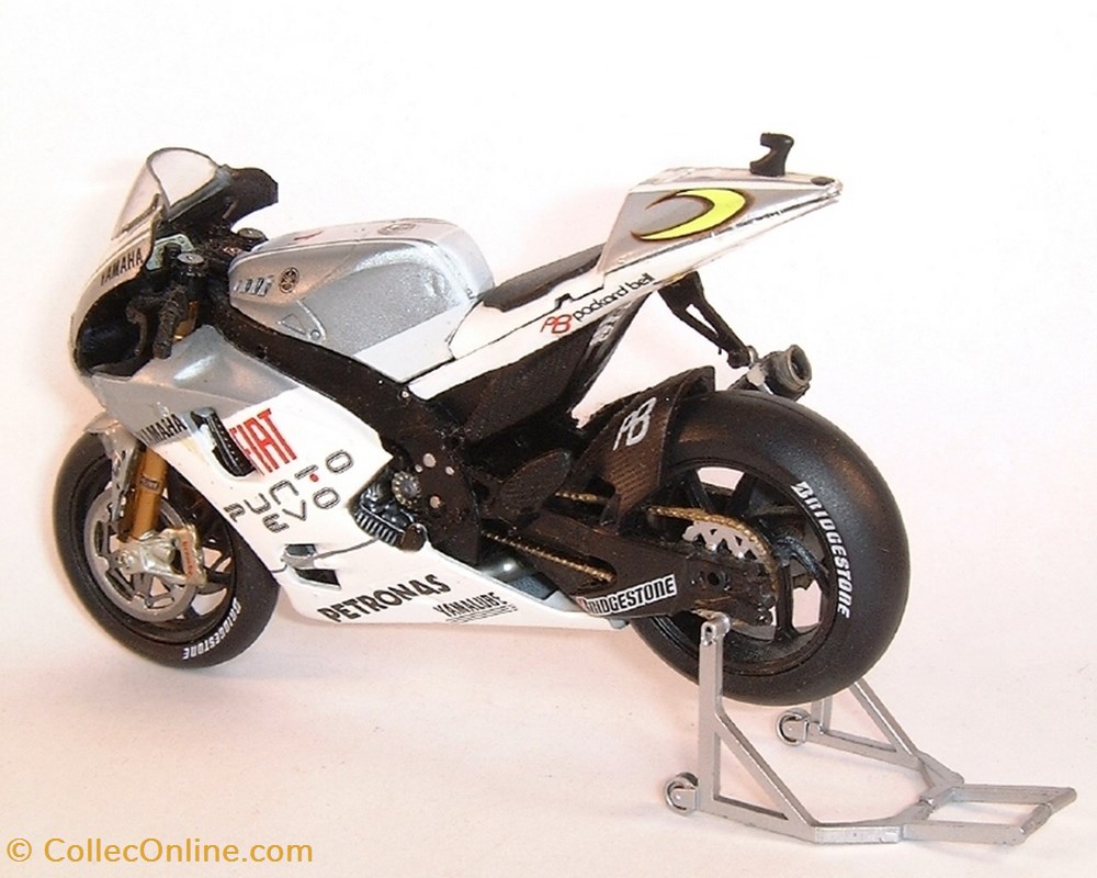 modeles reduits motos yamaha 2009 yzr m1 estoril valentino rossi