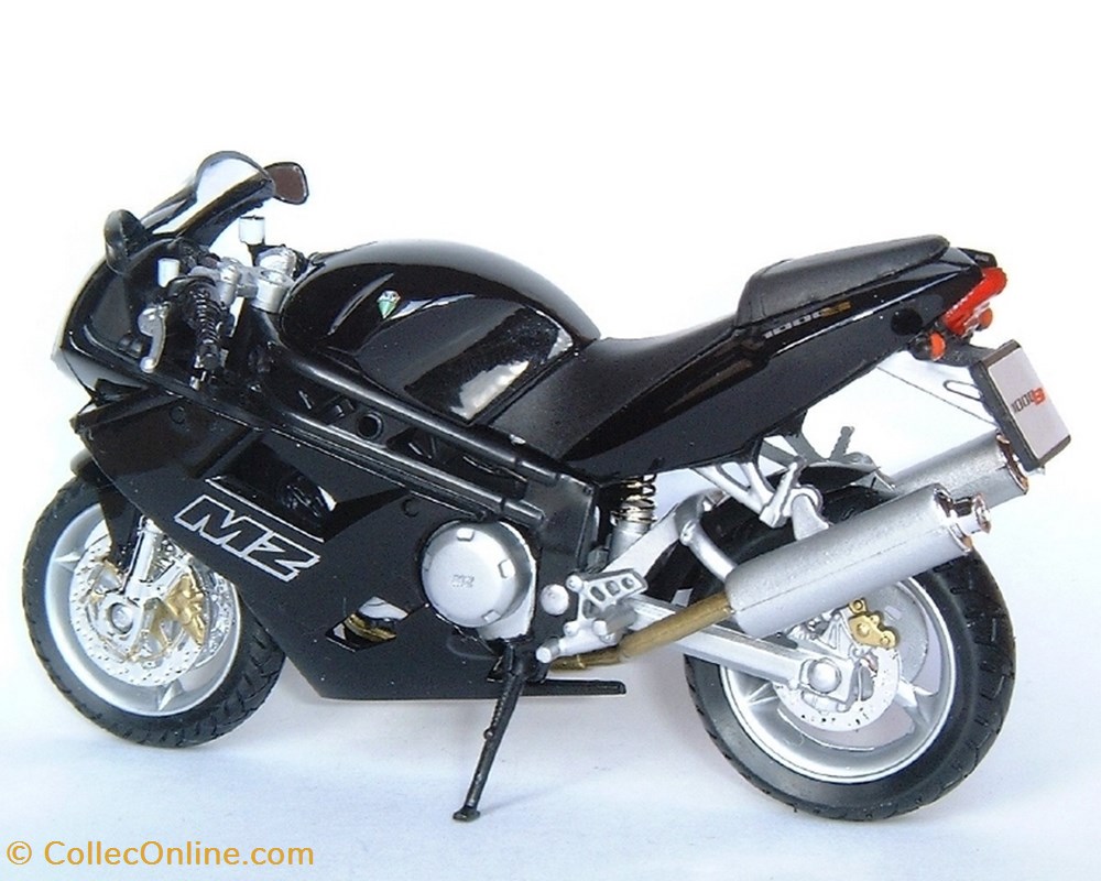 2005 - 1000 S 2 modele reduit moto 2005 1000 s