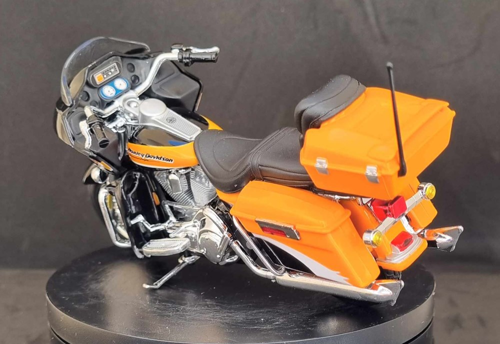modeles reduits motos harley davidson 2001 fltrsei 1550 road glide screamin eagle