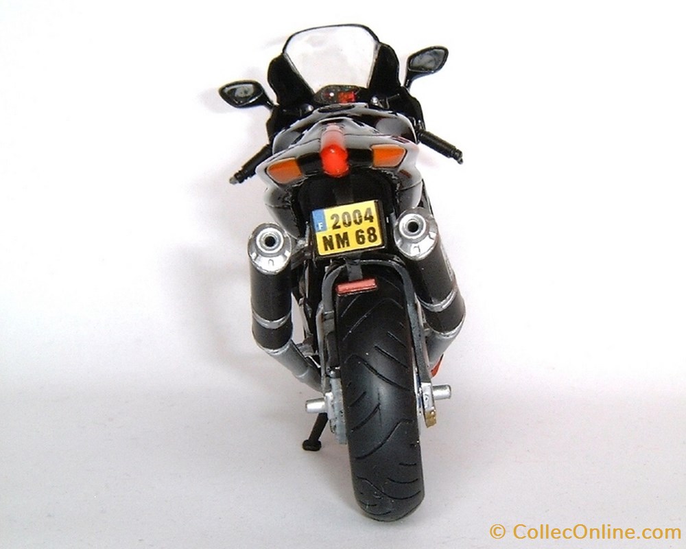 2004 - RSV 1000 R 4 modeles reduits motos aprilia 2004 rsv 1000 r