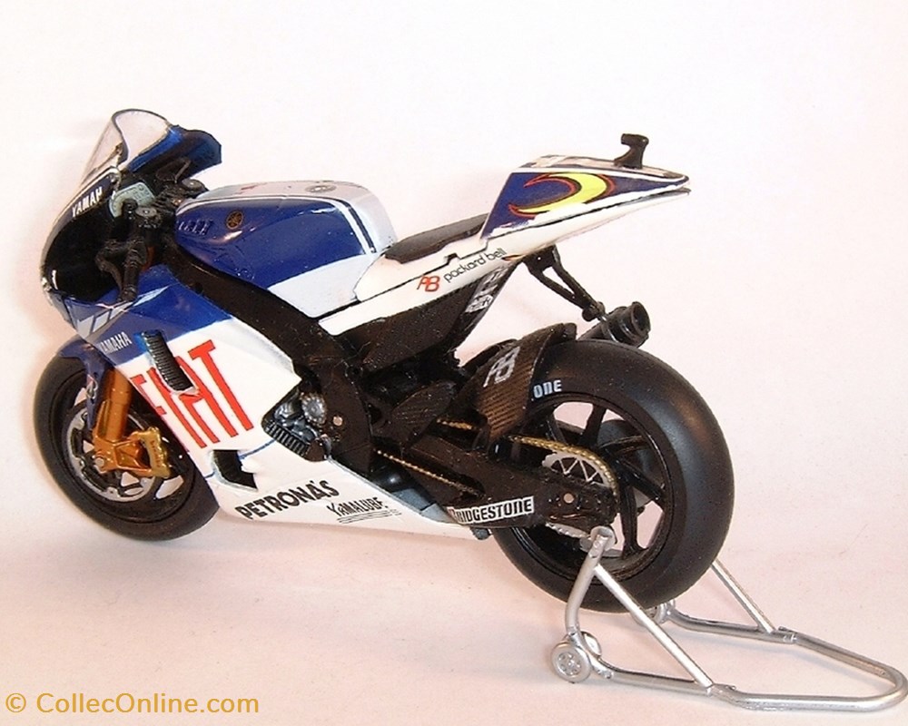 modeles reduits motos yamaha 2009 yzr m1 valentino rossi