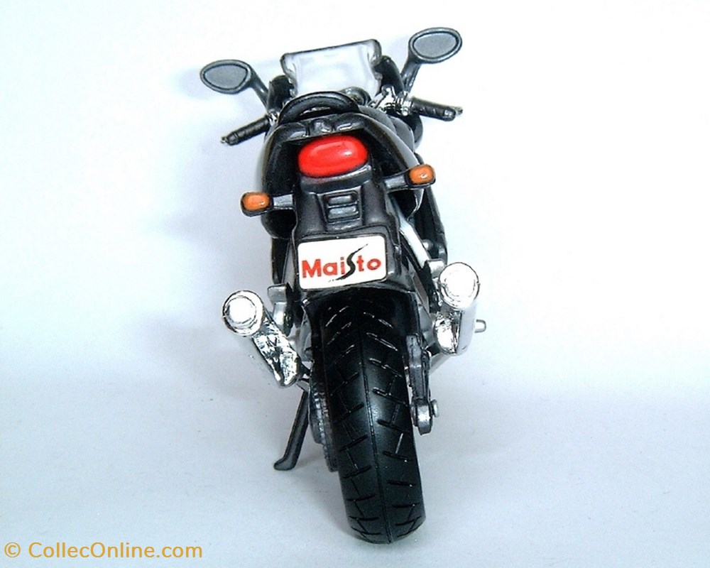 2001 - ST4s 996 4 modeles reduits motos ducati 2001 st4s 996