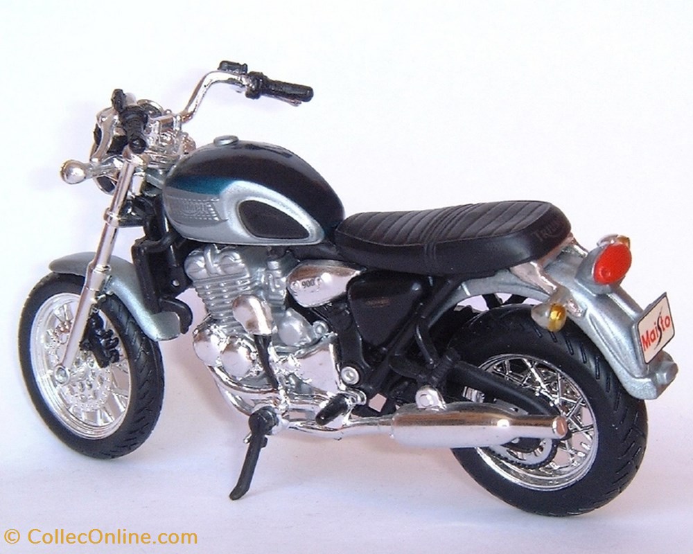 1998 - Thunderbird 900 2 modele reduit moto triumph 1998 thunderbird 900