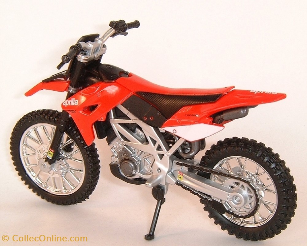 2010 - MXV 450 2 modele reduit moto aprilium 2010 mxv 450