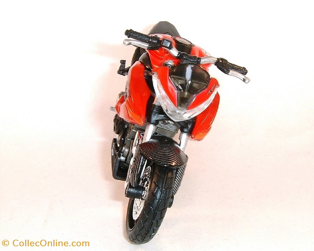 2012 - TNT 1130 : R160 3 modeles reduits motos benelli 2012 tnt 1130 r160