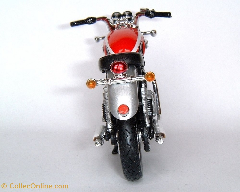 2004 - Bonneville 865 T100 4 modele reduit moto triumph 2004 bonneville 865 t100