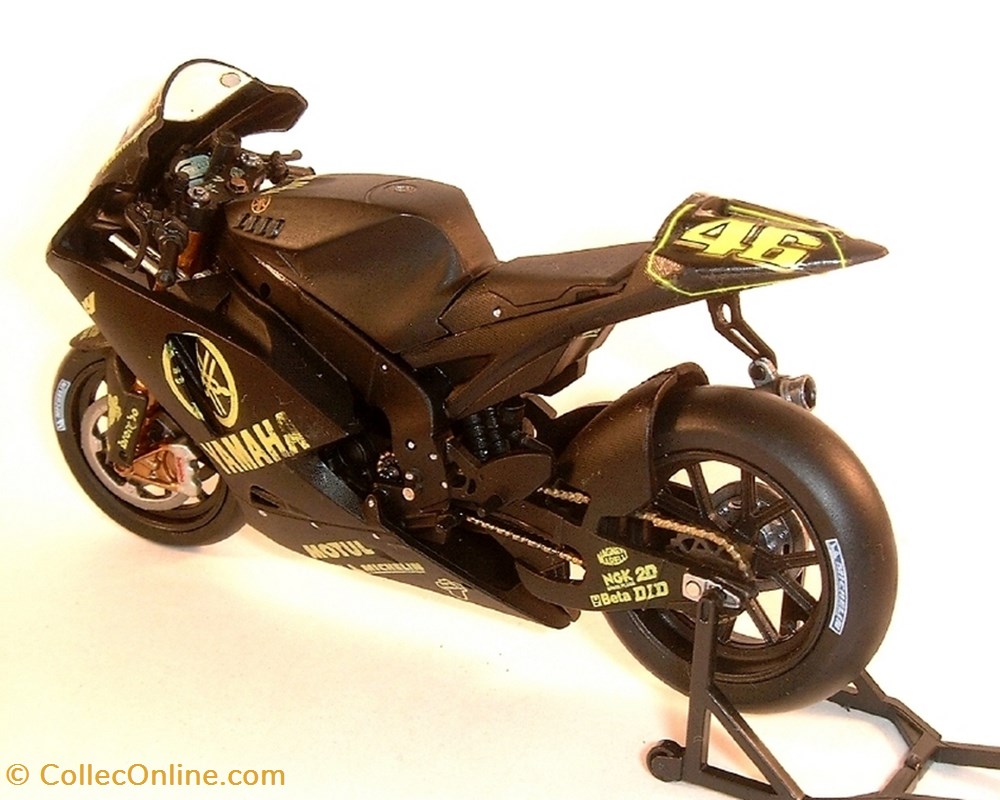 modeles reduits motos yamaha 2007 yzr m1 valentino rossi