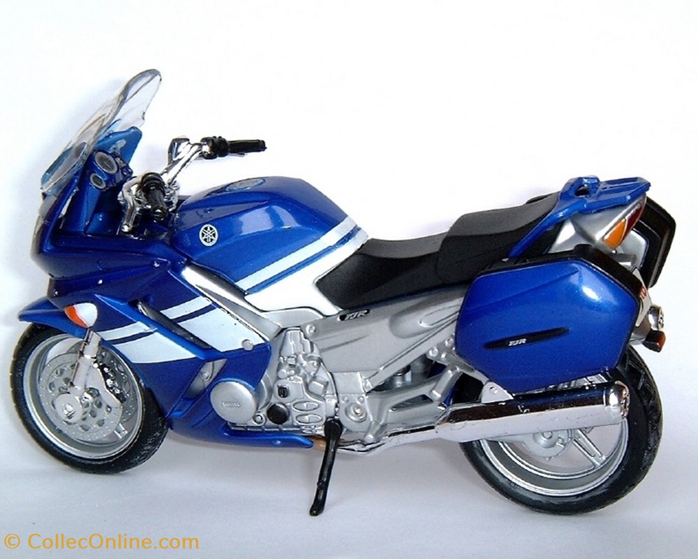 2006 - FJR 1300 2 modeles reduits motos yamaha 2006 fjr 1300