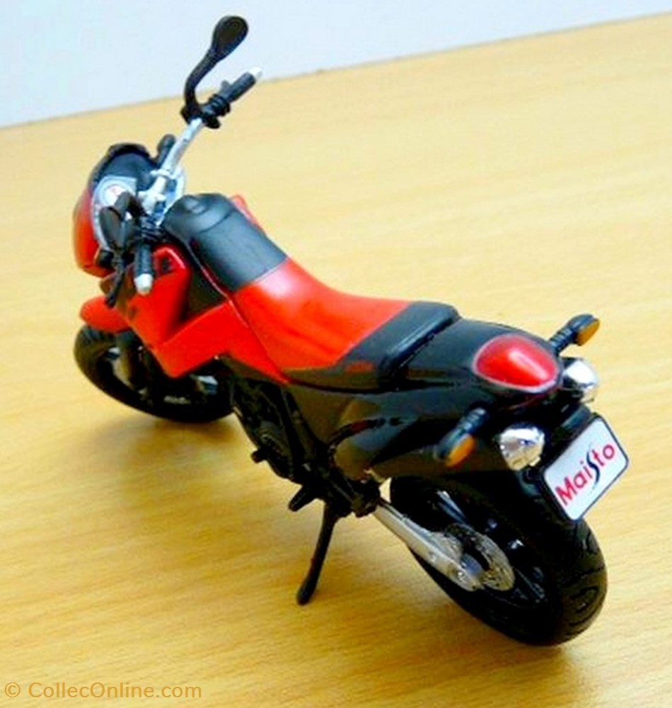 1999 - 640 Duke II 4 modeles reduits motos ktm 1999 640 duke ii
