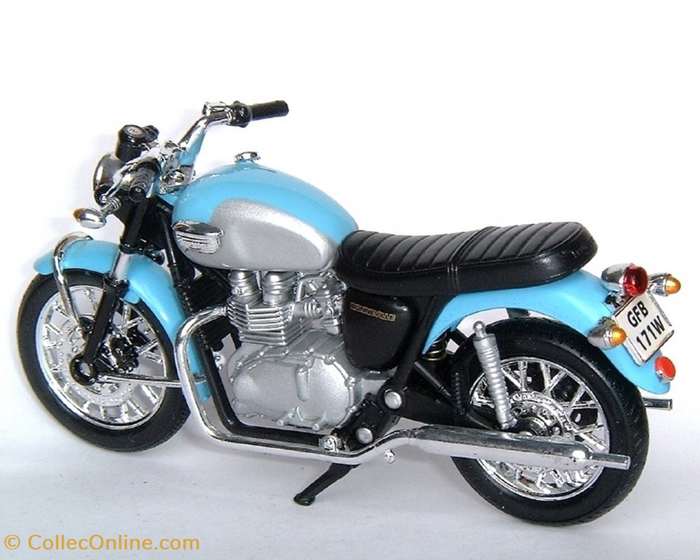 modele reduit moto triumph 2002 bonneville 800