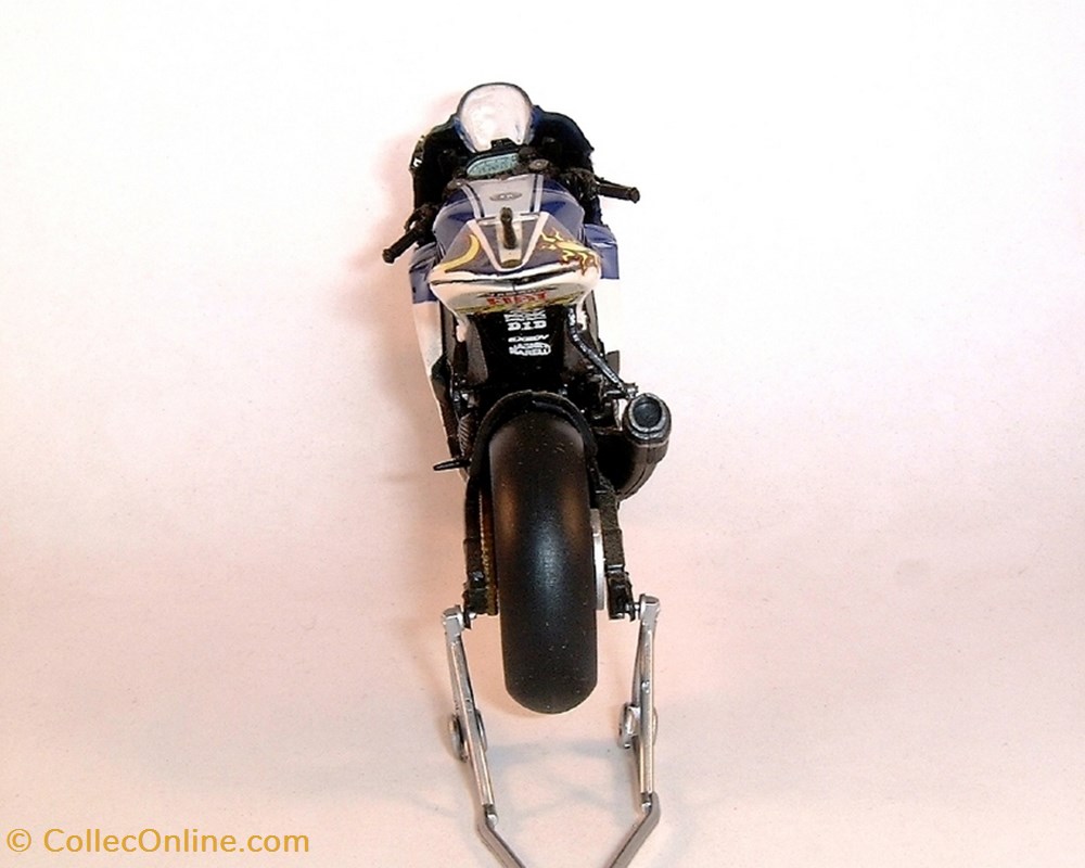 modeles reduits motos yamaha 2009 yzr m1 valentino rossi