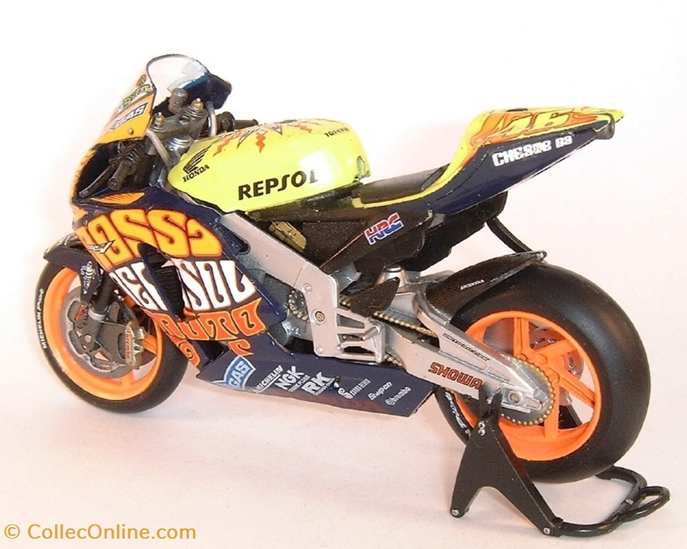 modeles reduits motos honda 2003 rc 211 v valentino rossi
