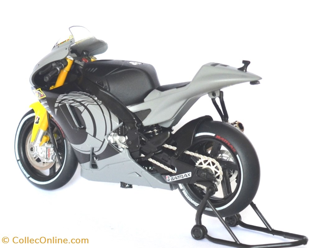 modeles reduits motos yamaha 2013 yzr m1 m t valentino rossi