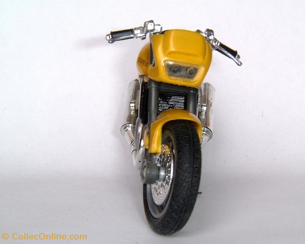 1999 - Roadster 1000 3 modele reduit moto voxan 1999 roadster 1000