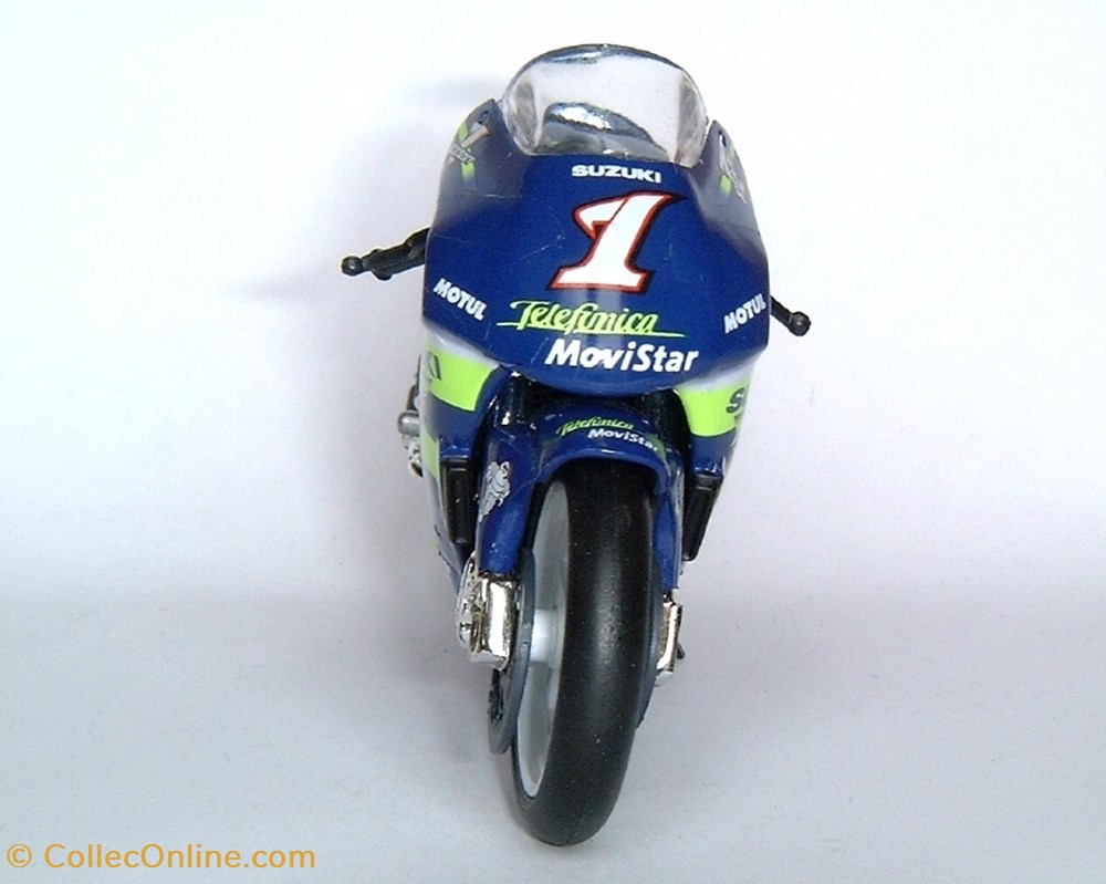 Suzuki 500 RGV-R 3 modeles reduits motos suzuki 500 rgv r