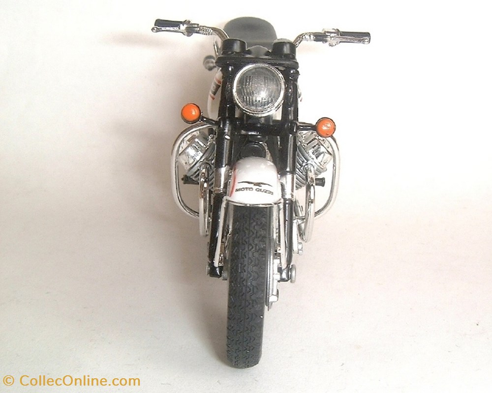 1971 - 750 V7 Spécial 3 modele reduit moto guzzi 1971 750 v7 special