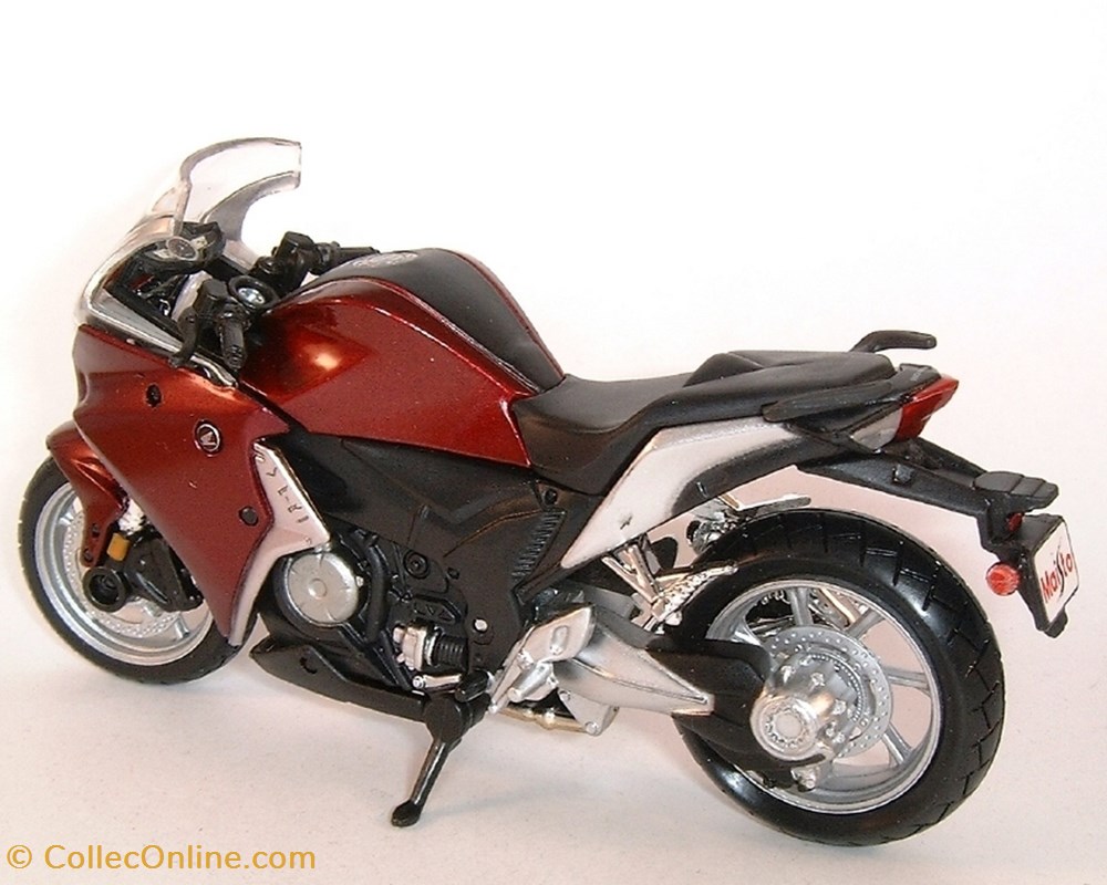 modele reduit moto hondum 2010 vfr 1200 f