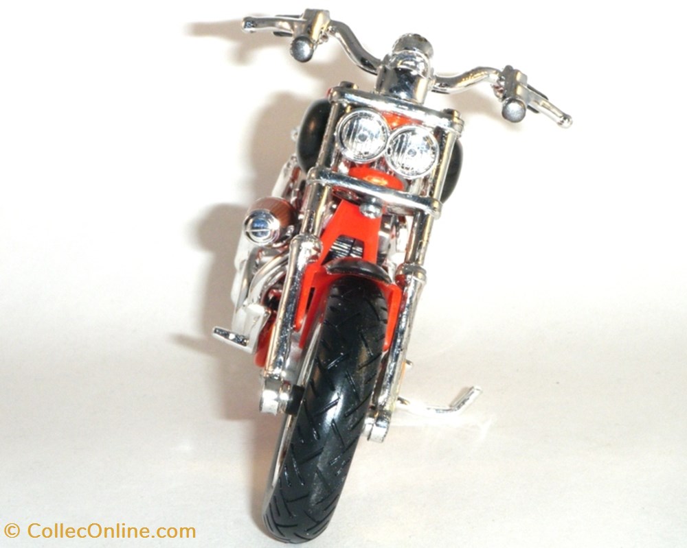 H-D FXDFSE 1803 Fat Bob - C.V.O 3 modeles reduits motos harley davidson h d fxdfse 1803 fat bob c v o
