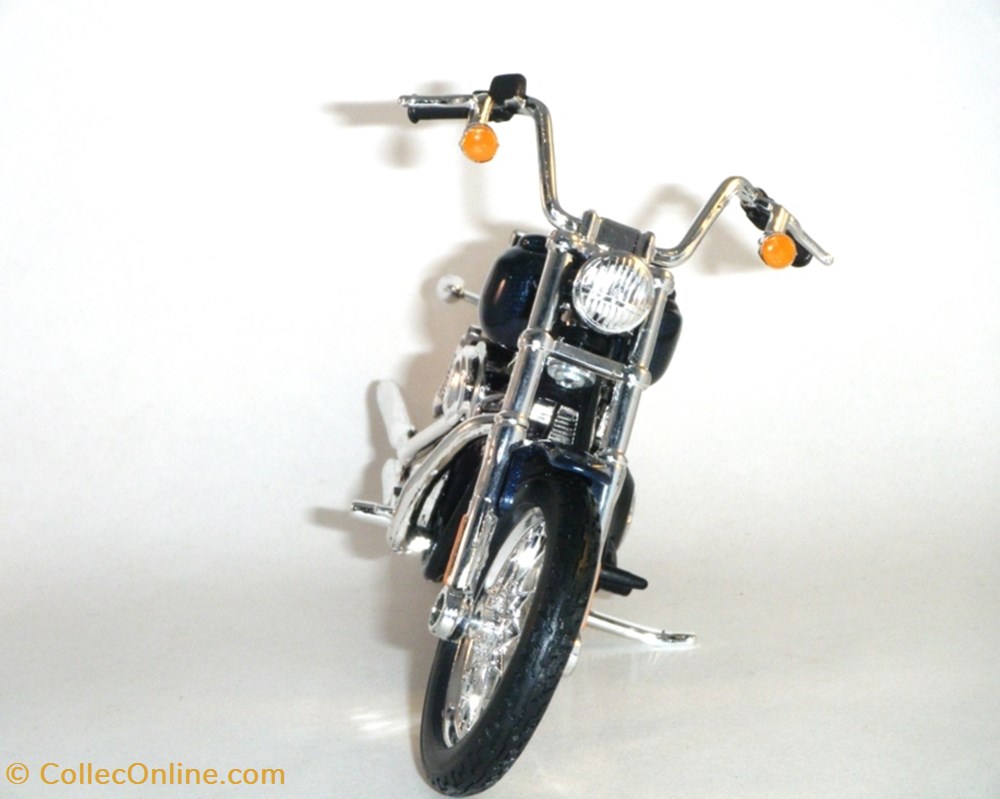 H-D FXDBI 1450 Dyna Street Bob 3 modeles reduits motos harley davidson h d fxdbi 1450 dyna street bob