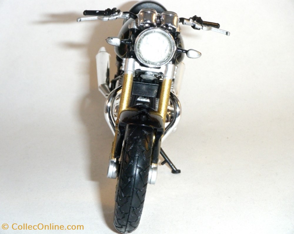 modele reduit moto norton 2011 commando 961 s e