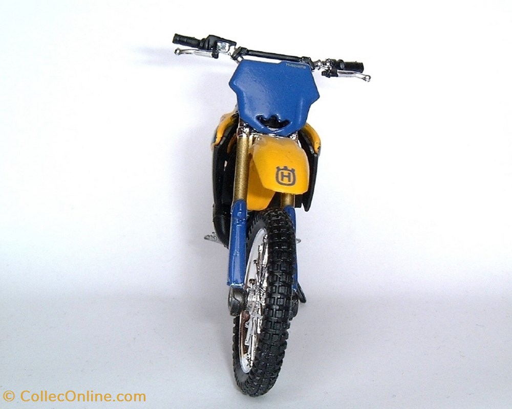 2004 - CR 125 3 modele reduit moto husqvarna 2004 cr 125