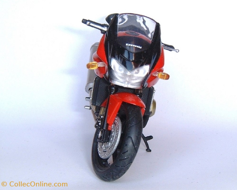 2005 - Z 750 S 3 modele reduit moto kawasaki 2005 z 750 s