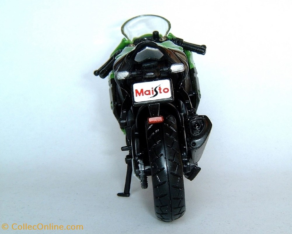 2010 - ZX-10R Ninja 4 modeles reduits motos kawasaki 2010 zx 10r ninja