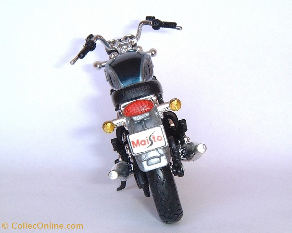1998 - Thunderbird 900 4 modele reduit moto triumph 1998 thunderbird 900
