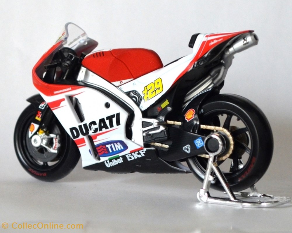 2015 - GP.15 - Andrea Iannone 2 modeles reduits motos ducati 2015 gp 15 andrea iannone