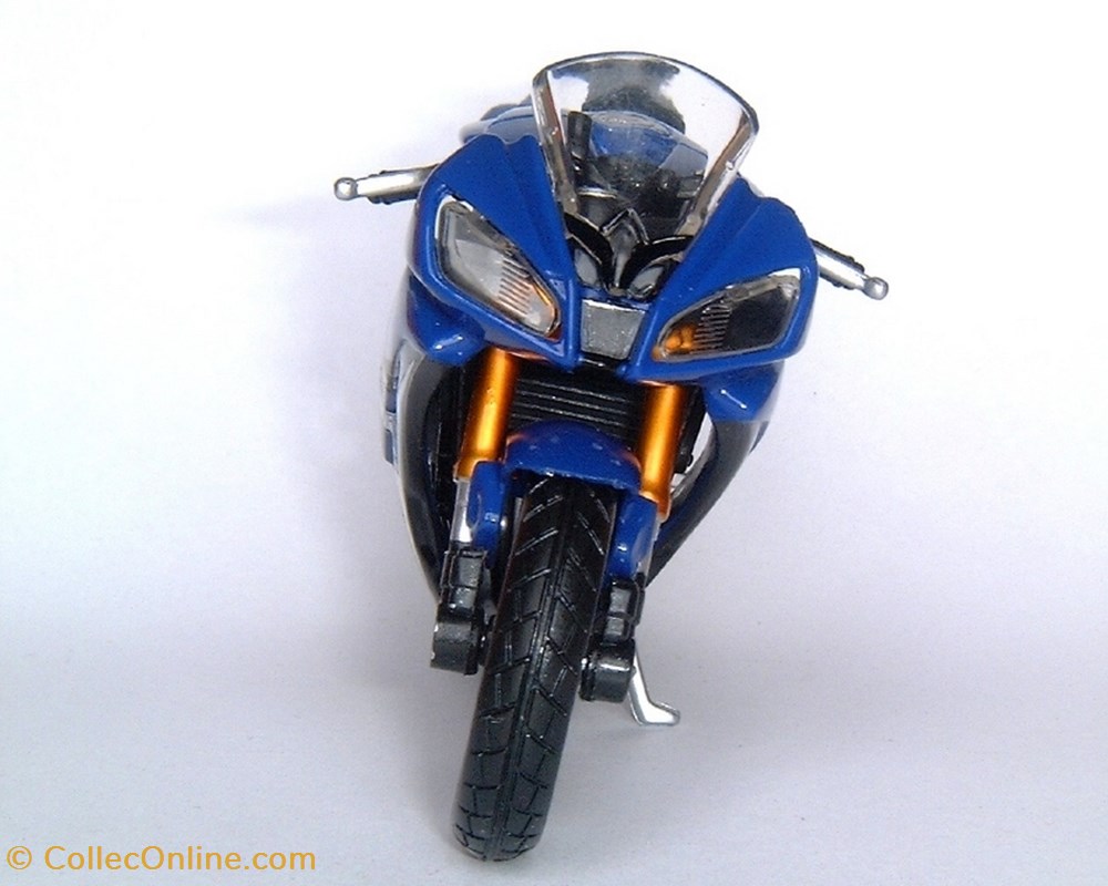 2008 - YZF 600 R6 3 modeles reduits motos yamaha 2008 yzf 600 r6