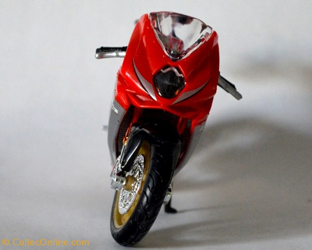 2012 - F3 675 Oro 3 modeles reduits motos mv agusta 2012 f3 675 oro