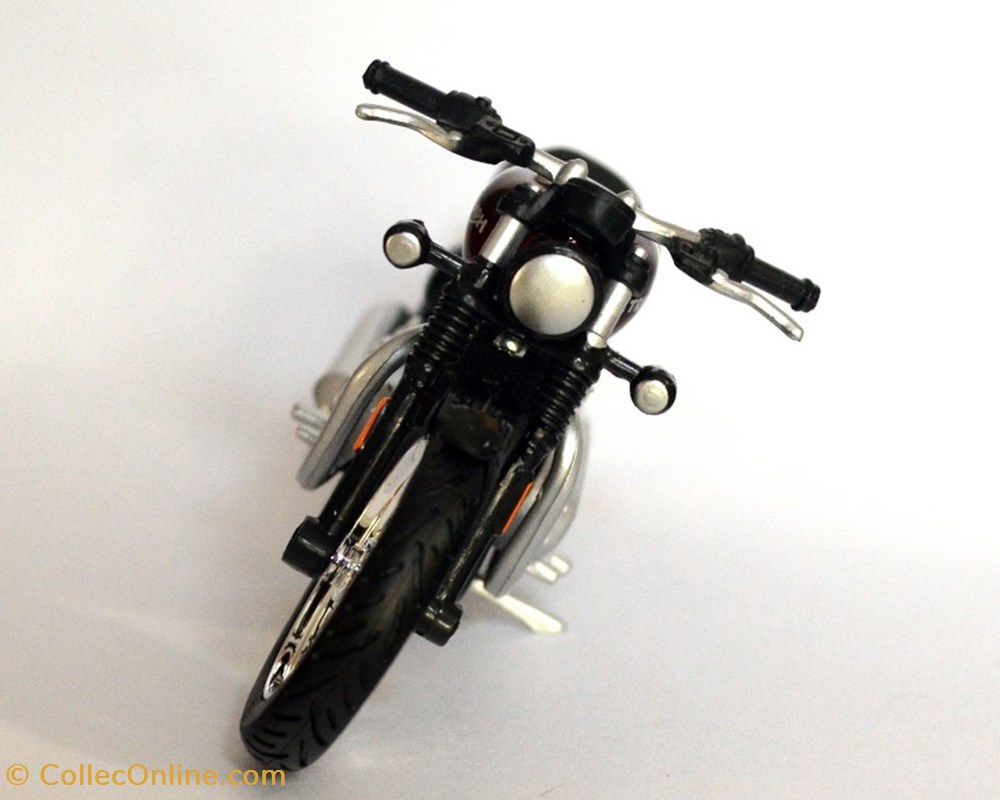 2017 - Bonneville 1200 Bobber 3 modele reduit moto triumph 2017 bonneville 1200 bobber
