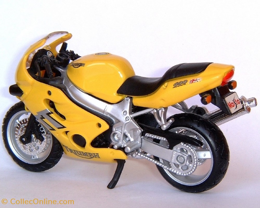 2001 - TT 600 2 modele reduit moto triumph 2001 tt 600