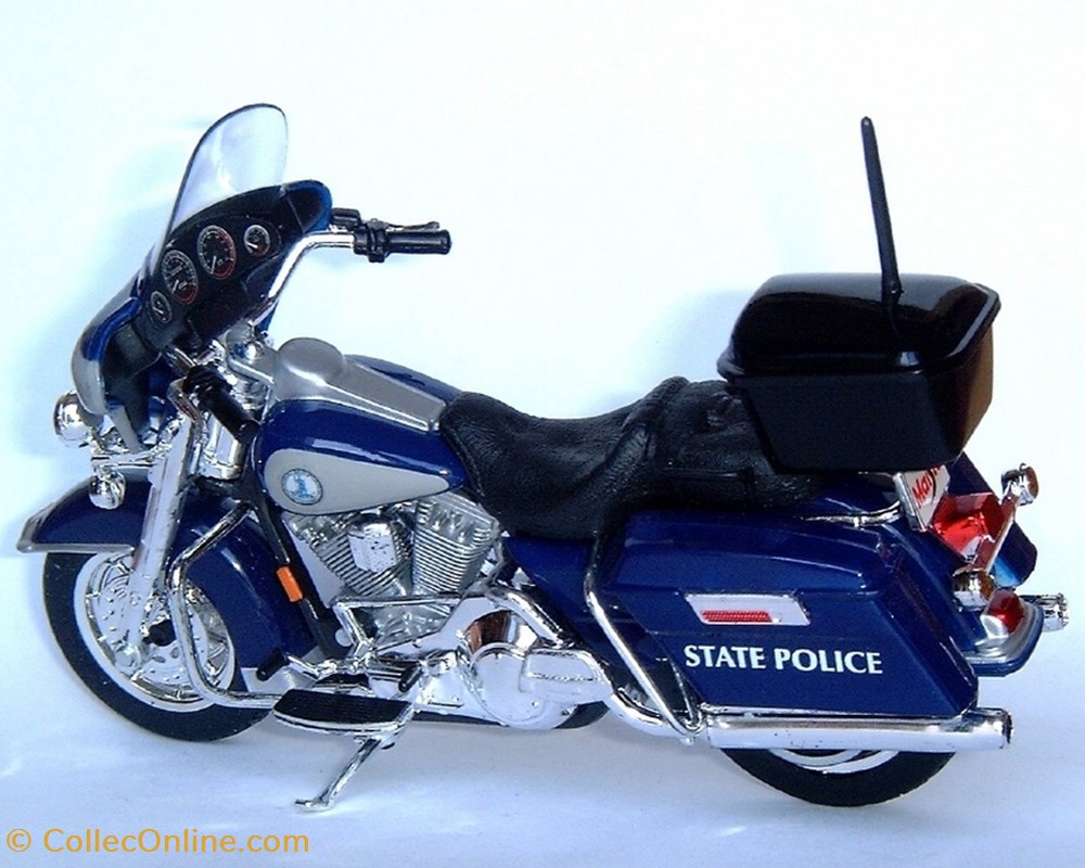 1998 - FLHT 1340 Electra Glide : Police de l'état de Virginie 2 modeles reduits motos harley davidson 1998 flht 1340 electra glide police de etat de virginie