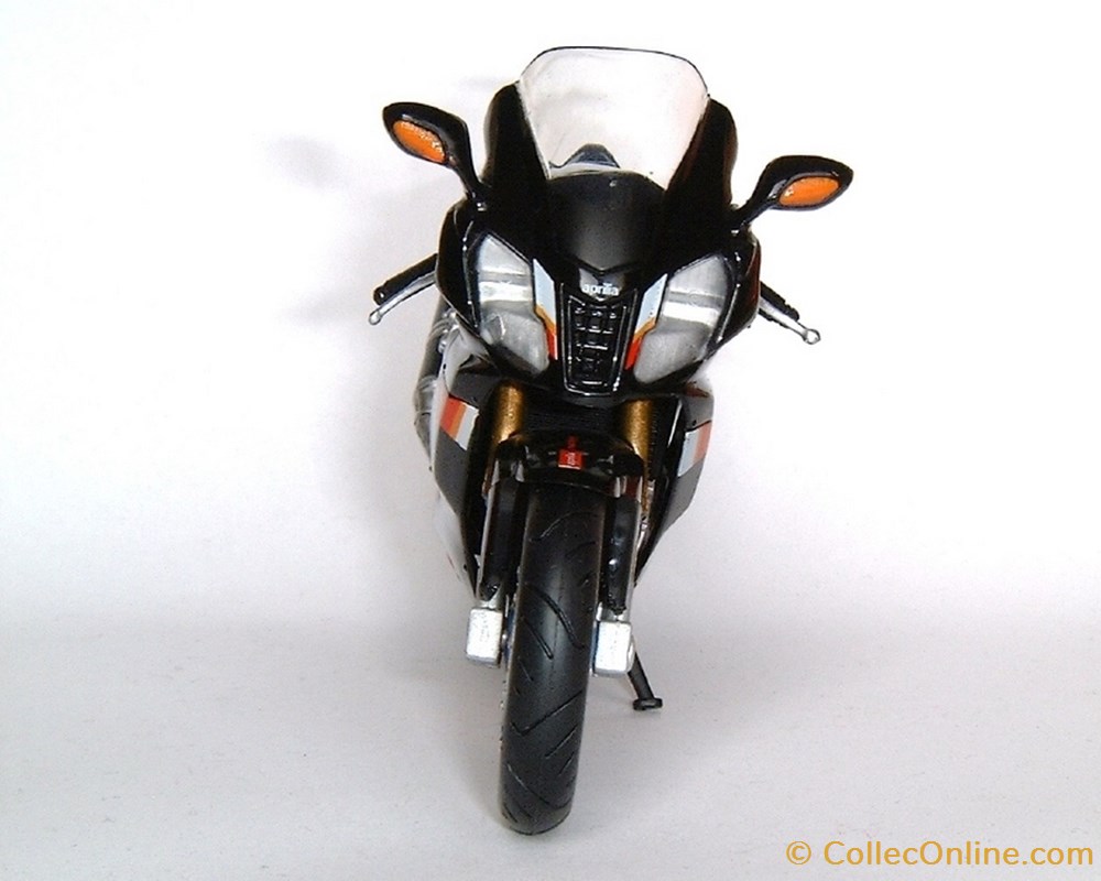 2004 - RSV 1000 R 3 modeles reduits motos aprilia 2004 rsv 1000 r